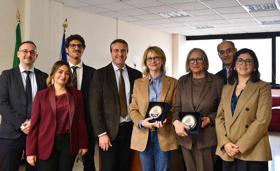 Il sottosegretario Savino in visita ad Adm Puglia, Molise e Basilicata: controlli su gioco sotto la lente