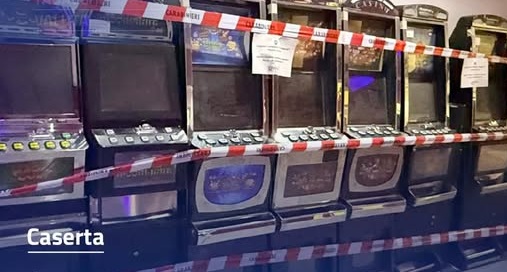 Adm e Carabinieri: a Caserta sequestro di slot, cambiamonete e totem