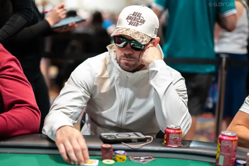 Poker e Ufc: dalla Casa Bianca alle Wsop e dal No Limit Hold’em al Plo, il racconto di Covington