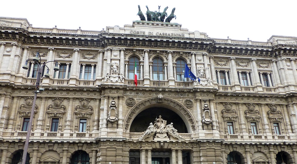 Scommessa collettiva, arrestato Mario Adinolfi: indagato per evasione fiscale e truffa per circa 5 milioni